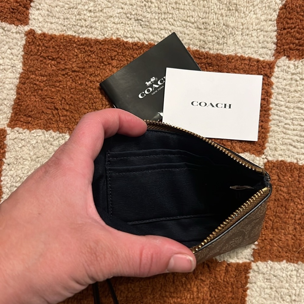 NWOT COACH corner zip wristlet. - Picture 3 of 3